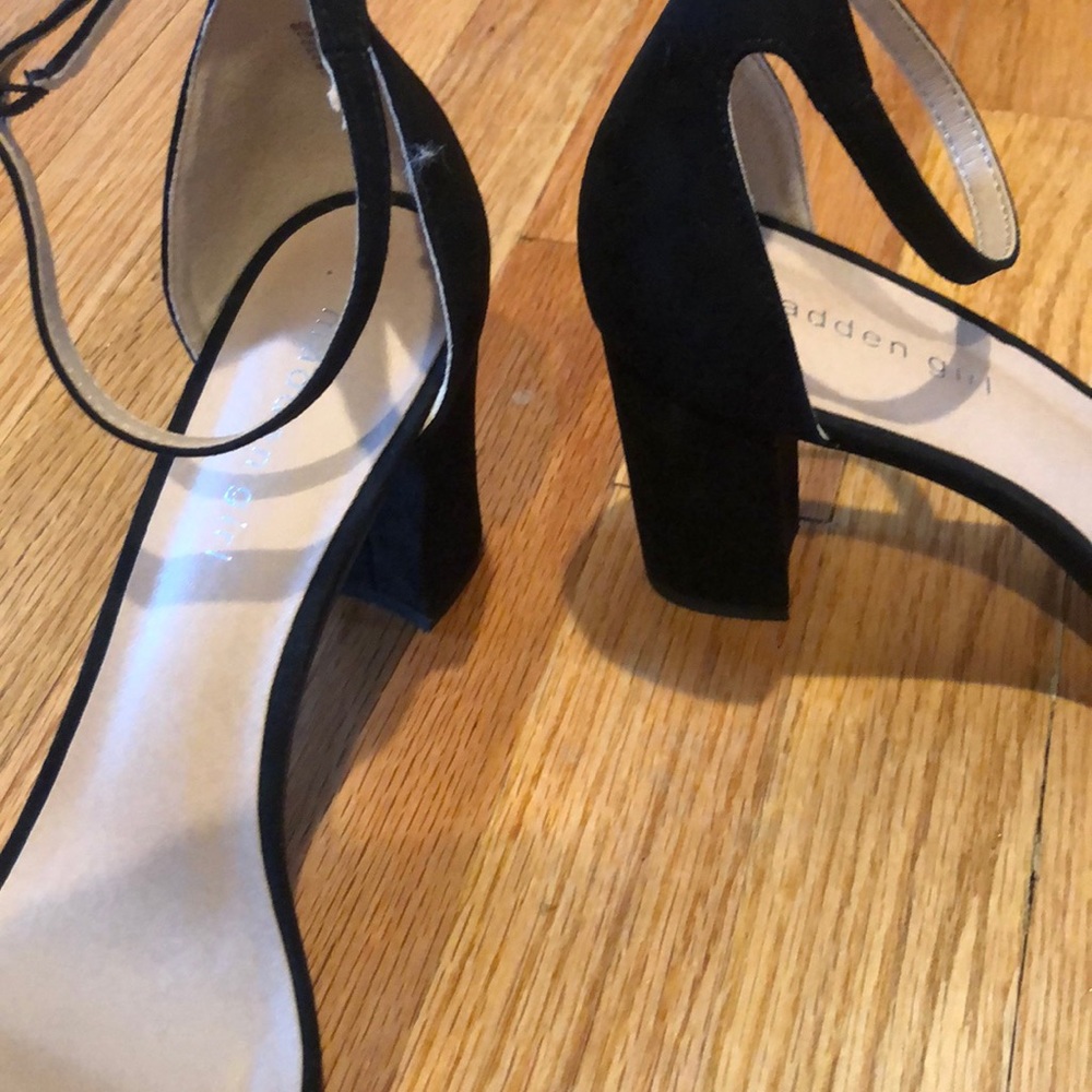 Heels - Picture 2 of 4